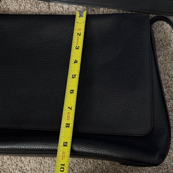 Cuyana- Messenger Bag- Black Shoulder Bag - Picture 16 of 16